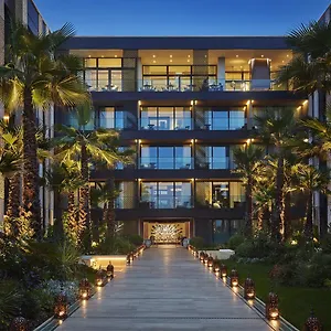 Otel Four Seasons *****